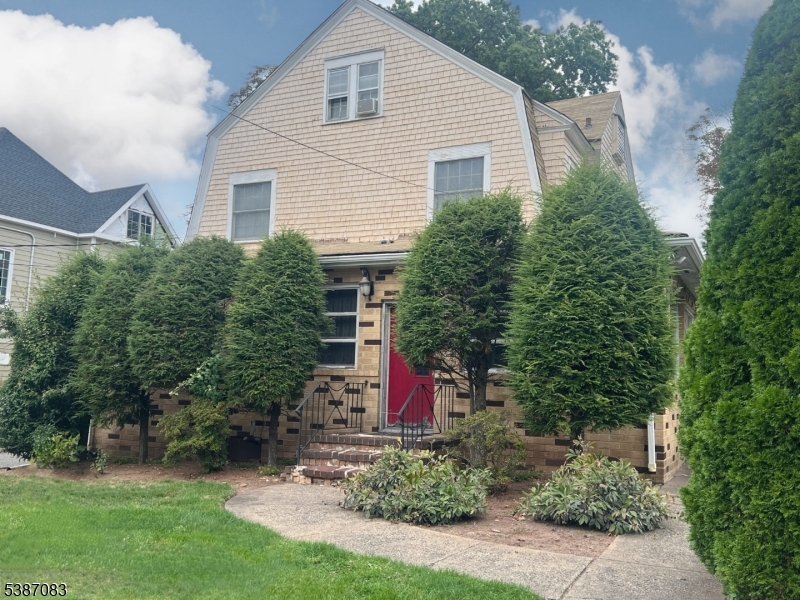 377 Hillside Ave