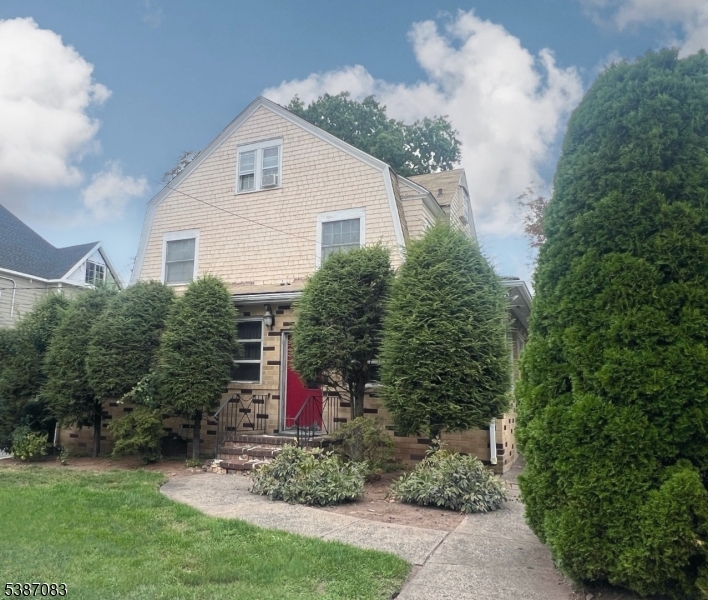 377 Hillside Ave