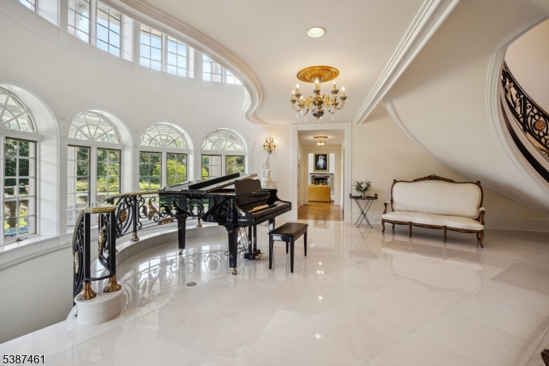50 Laura Dr