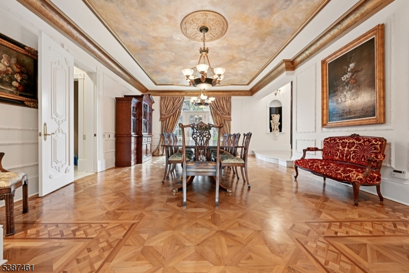 50 Laura Dr