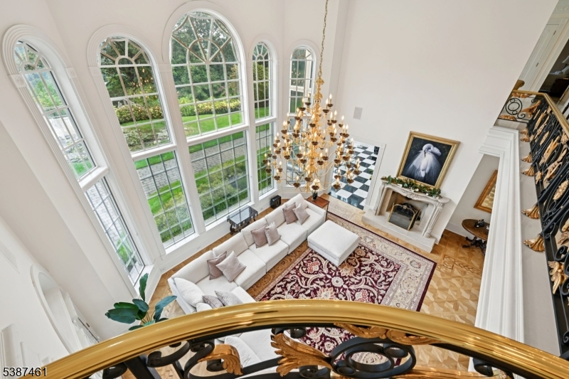 50 Laura Dr