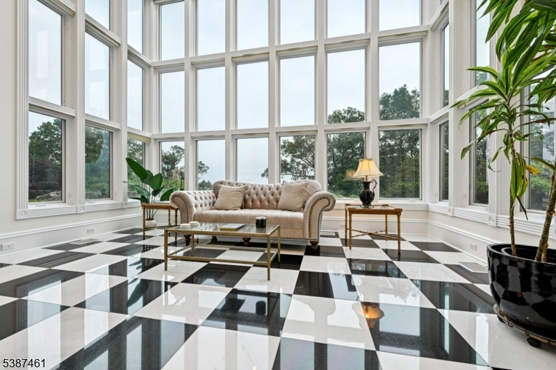 50 Laura Dr