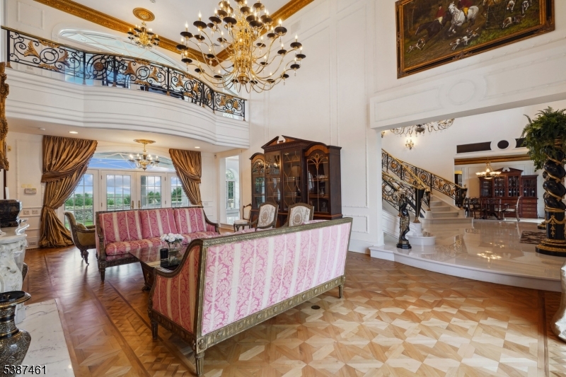 50 Laura Dr