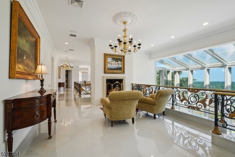 50 Laura Dr