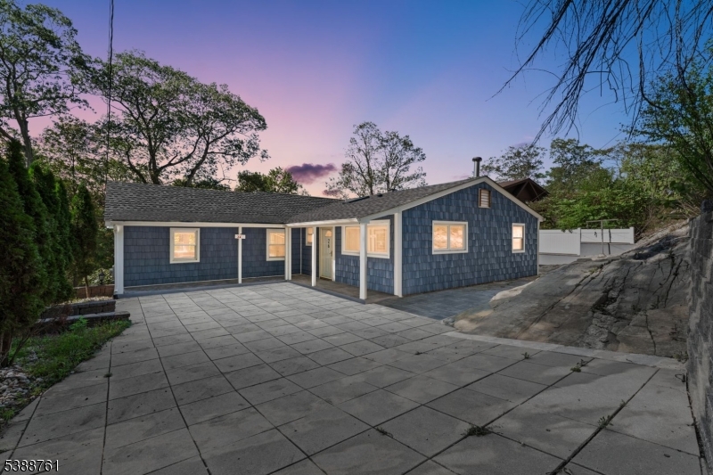26 Rock Rd