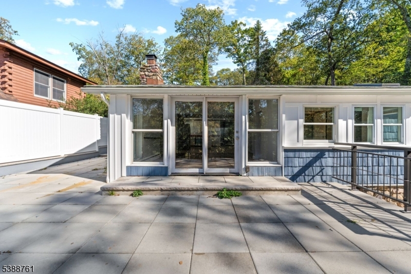 26 Rock Rd