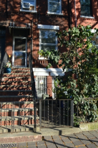20 Crescent Ave