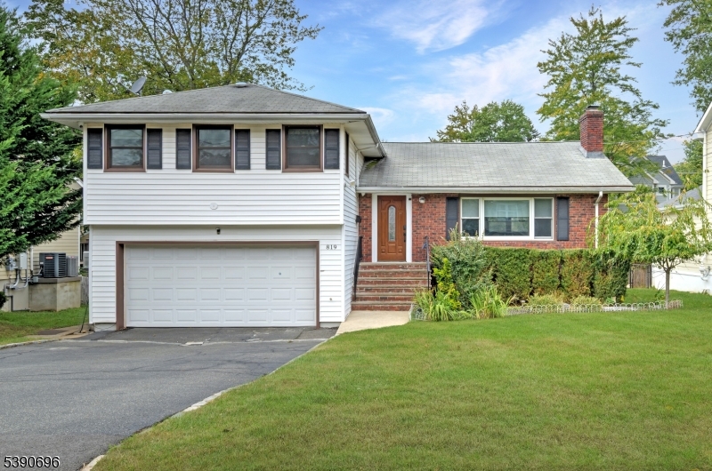 819 Ridgewood Rd