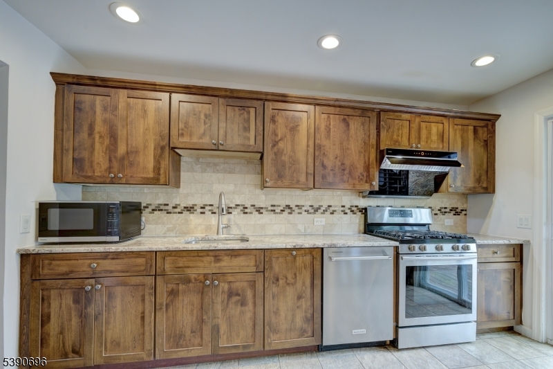 819 Ridgewood Rd