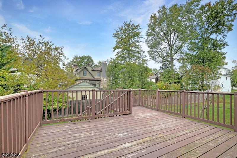819 Ridgewood Rd