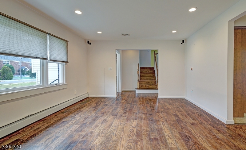 819 Ridgewood Rd