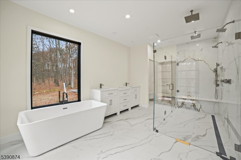 136 Mount Harmony Rd