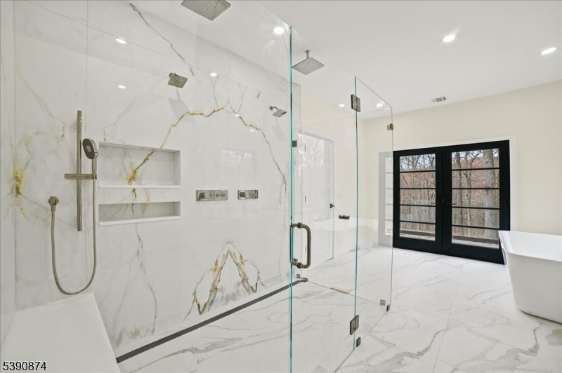 136 Mount Harmony Rd