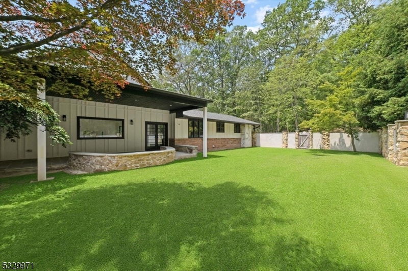 136 Mount Harmony Rd