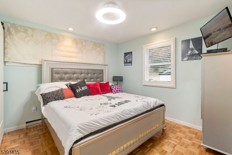 64 Ithanell Rd