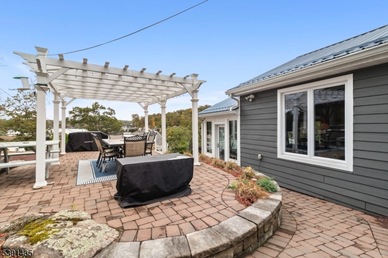 64 Ithanell Rd