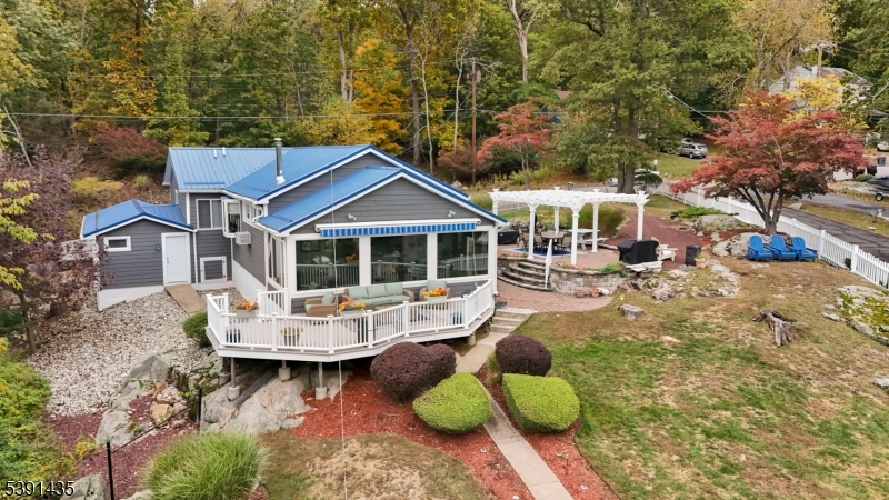 64 Ithanell Rd
