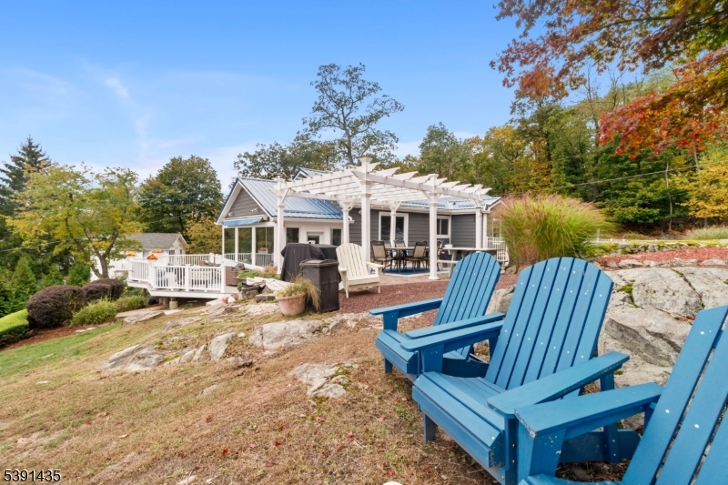 64 Ithanell Rd