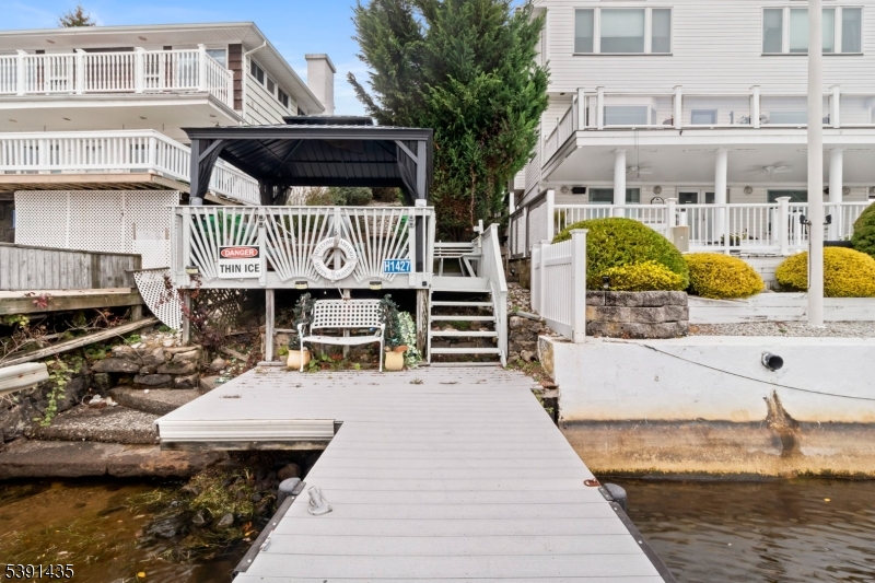 64 Ithanell Rd