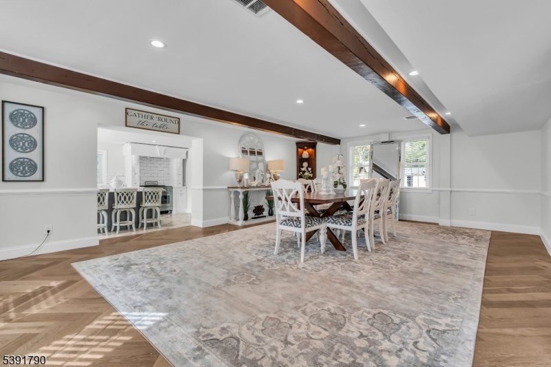 698 Foothill Rd