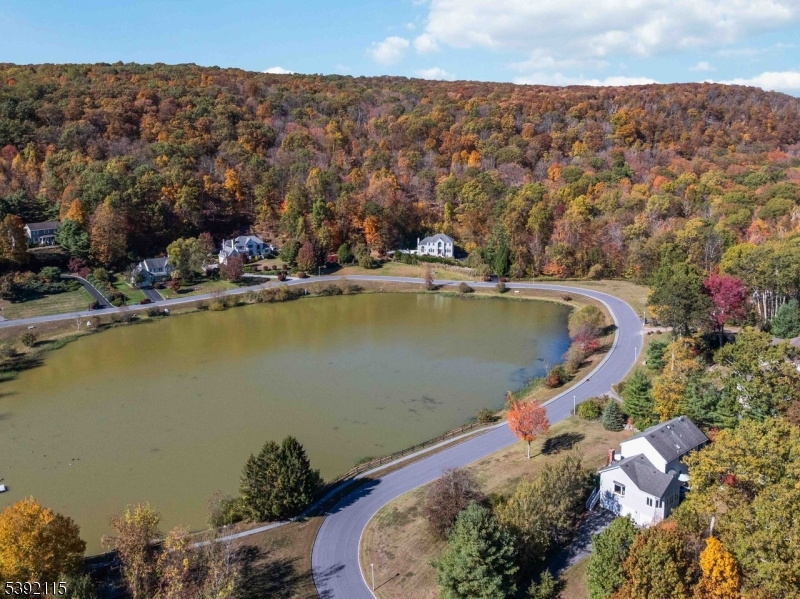 2 Upper Lake Rd