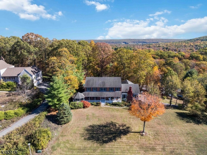 2 Upper Lake Rd