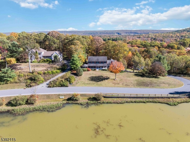 2 Upper Lake Rd