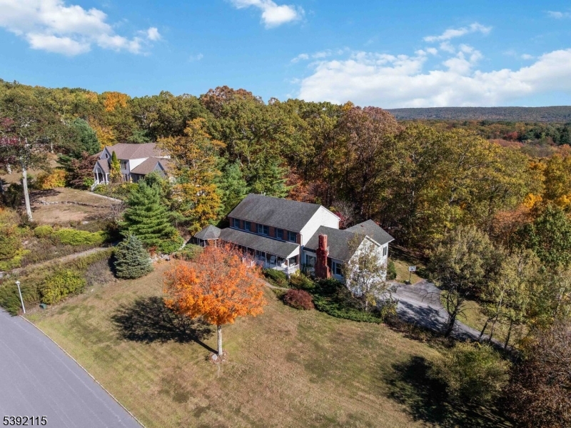 2 Upper Lake Rd