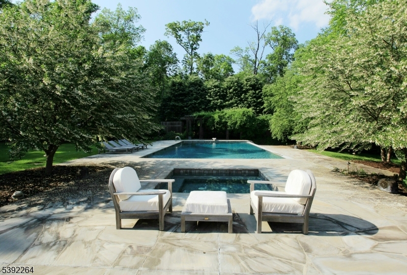 174 Liberty Corner Rd