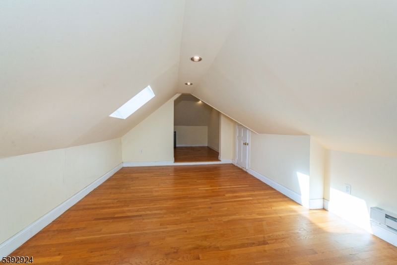 11 Mountain Way South