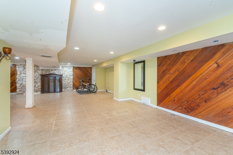 11 Mountain Way South