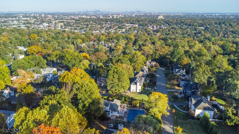11 Mountain Way South