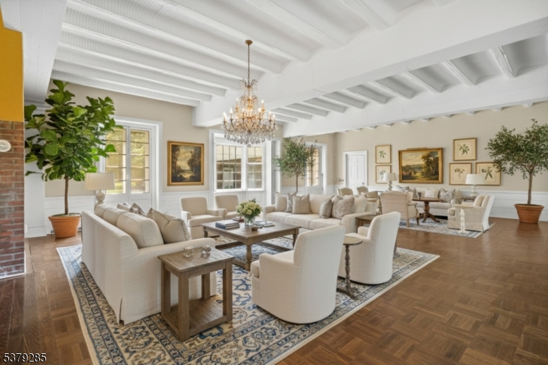 49 Liberty Corner Rd