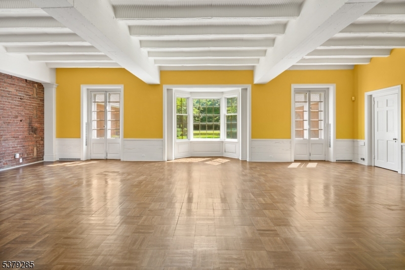 49 Liberty Corner Rd