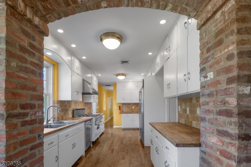 49 Liberty Corner Rd