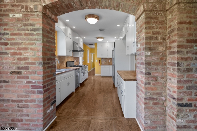 49 Liberty Corner Rd