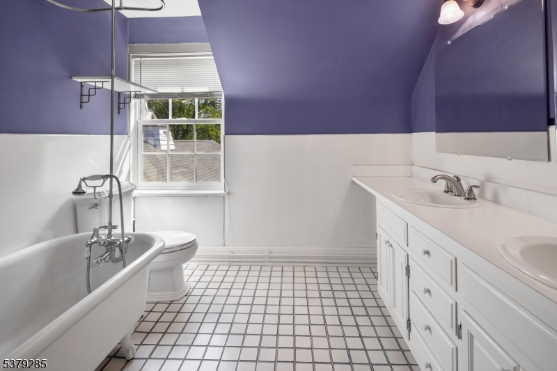 49 Liberty Corner Rd