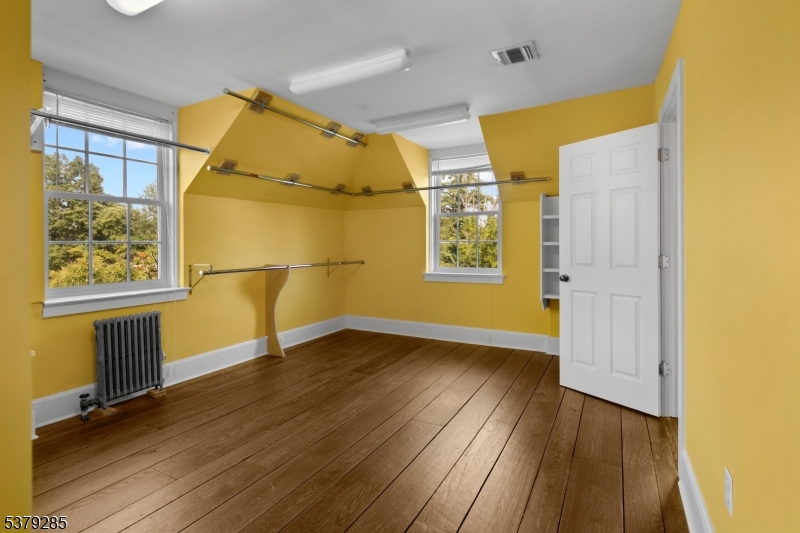 49 Liberty Corner Rd