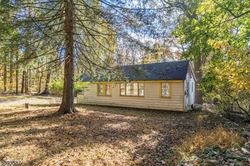 716 Sweet Hollow Road