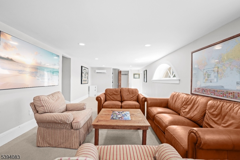 331 Lakeside Blvd