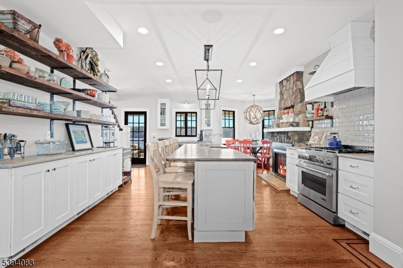 331 Lakeside Blvd