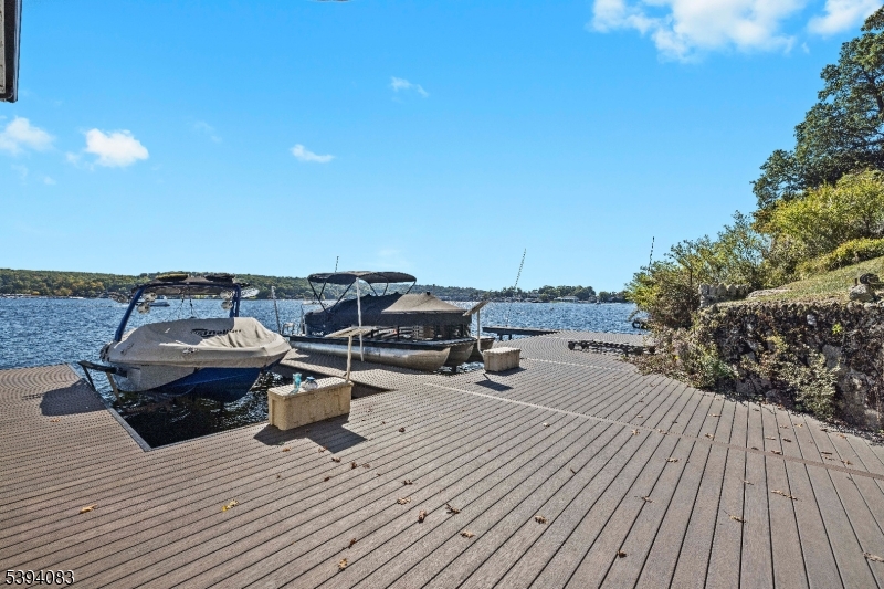 331 Lakeside Blvd
