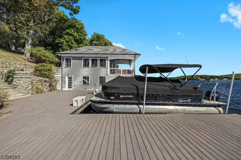 331 Lakeside Blvd