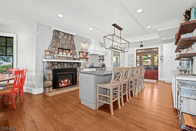331 Lakeside Blvd