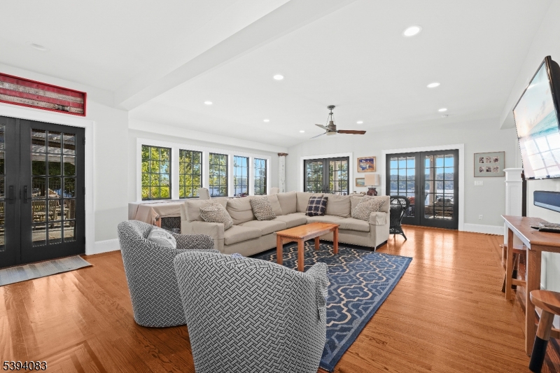331 Lakeside Blvd