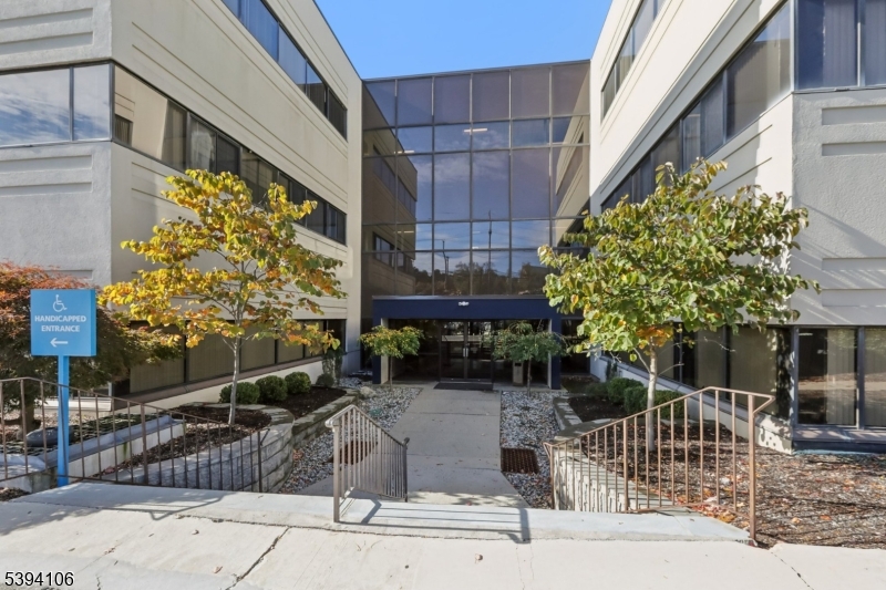 401 Hamburg Tpke #101