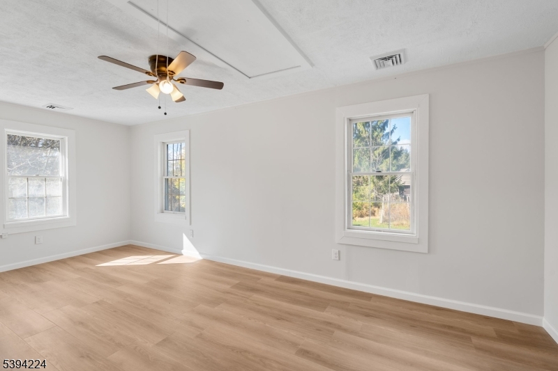 31 Prices Switch Rd