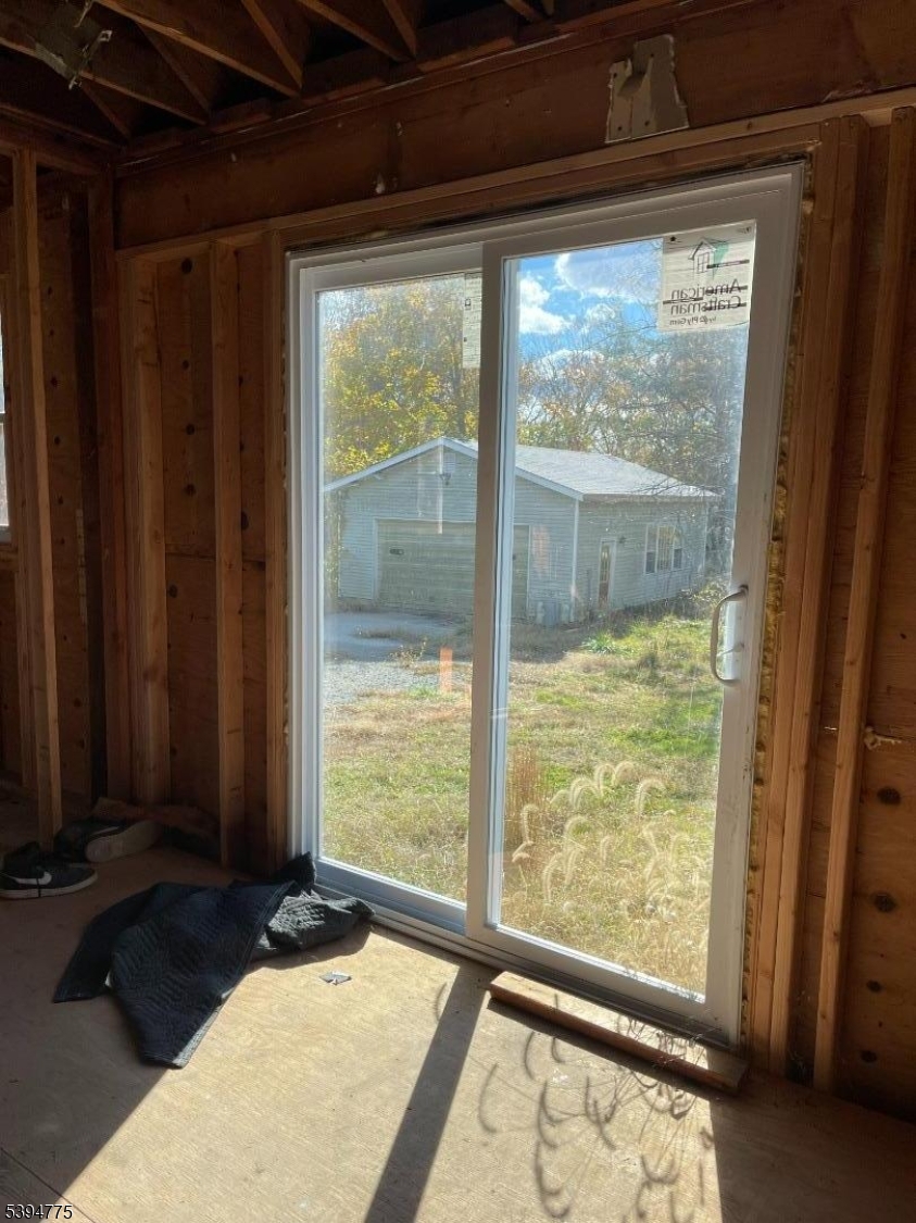 899 Adelphia-Farming Dale Rd