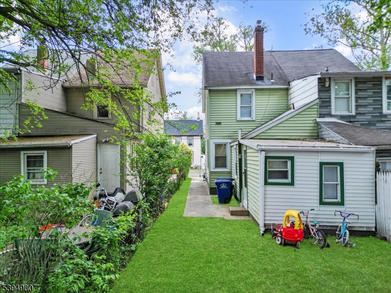 636 Elizabeth St