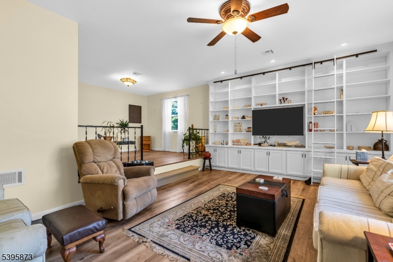 70 Mackenzie Rd